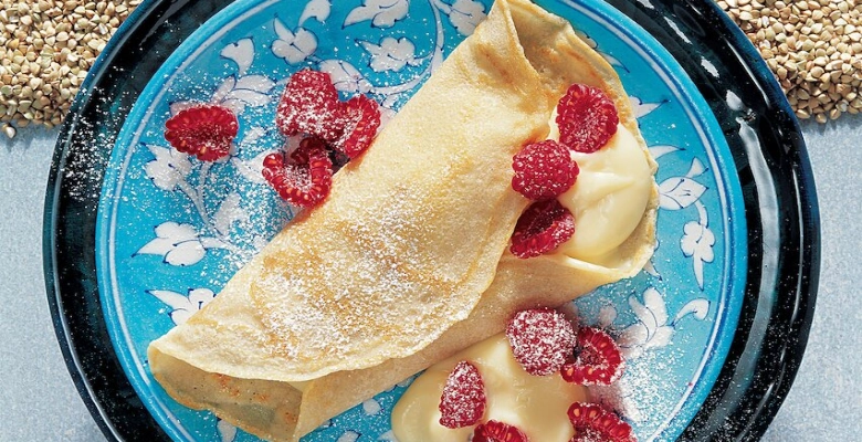 Bio-Buchweizen Crêpes mit luftiger Beerencrème