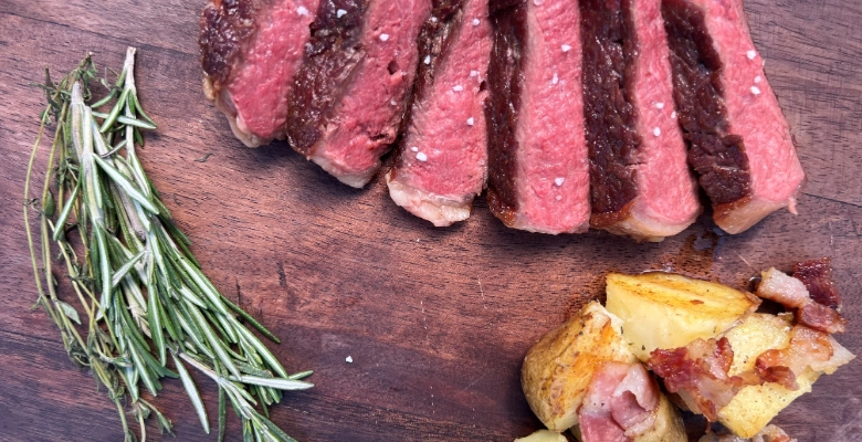 Costata di manzo con patate e pancetta